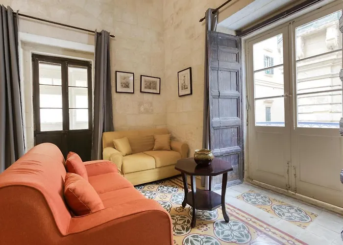 Vlt214- Valletta 2 Bedroom Townhouse
