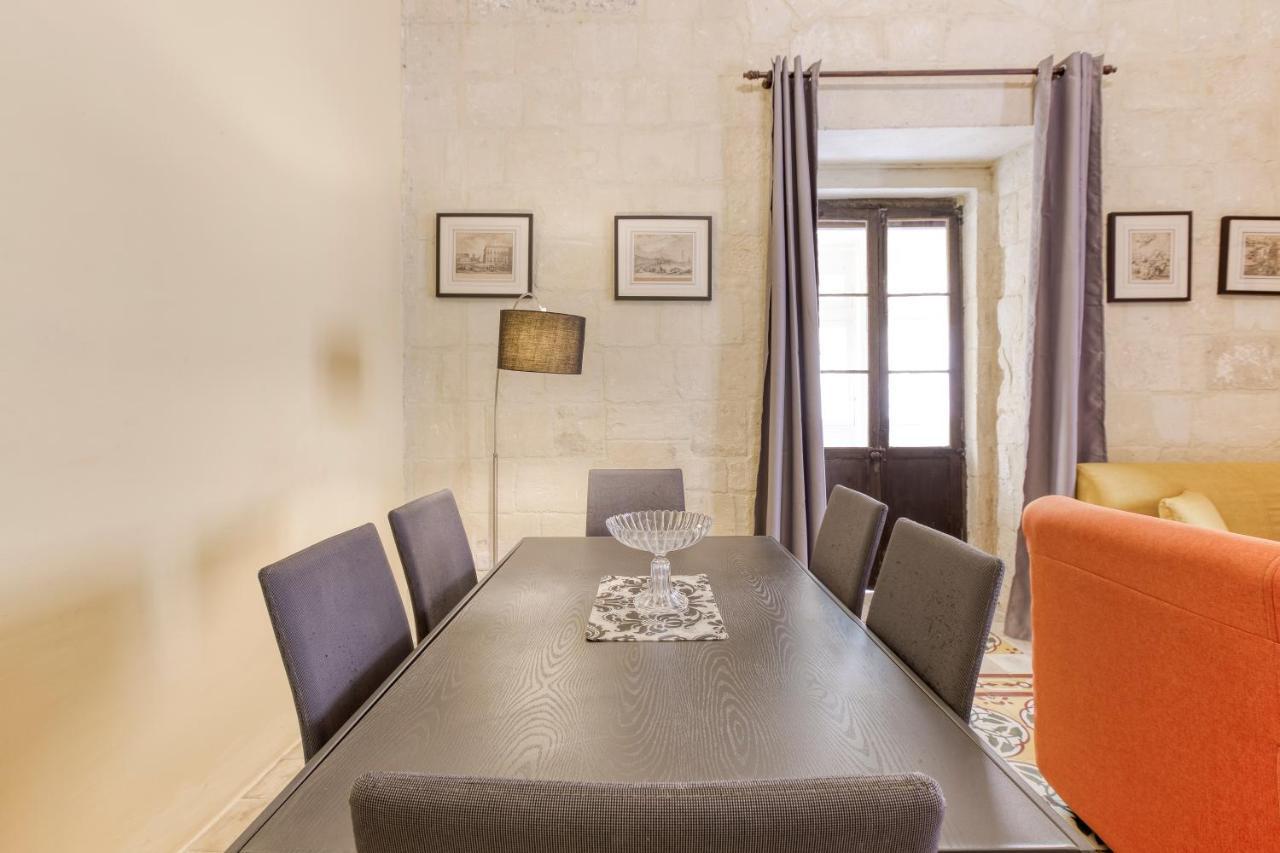 Vlt214- 2 Bedroom Townhouse Holiday home Valletta